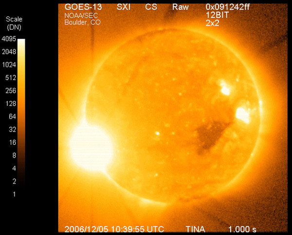 ▲ 2006년 12월 NASA가 관측한 대형 '태양폭발'의 모습.