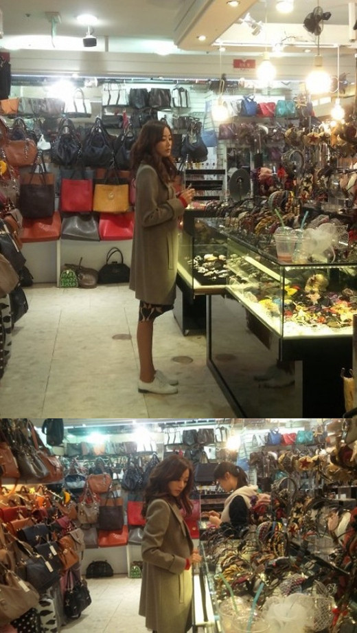 ▲ 배우 김효진이 동대문에서 쇼핑하는 모습이 포착돼 화제다. ⓒ 온라인커뮤니티