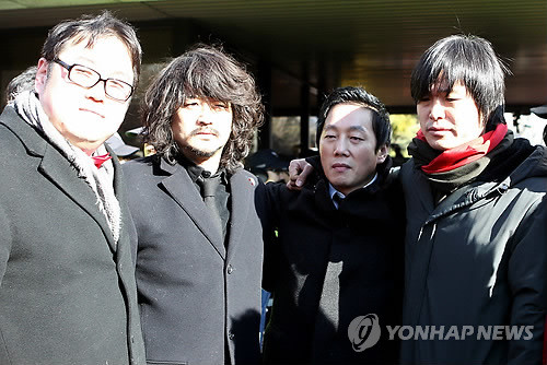 ▲ '나꼼수'의 멤버들. 좌측부터 김용민, 김어준, 정봉주, 주진우 ⓒ연합뉴스