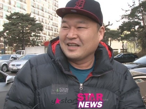 ▲ 방송인 강호동 외출 모습이 포착돼 화제다. ⓒ Y-STAR ‘생방송 스타뉴스’ 방송화면 캡쳐