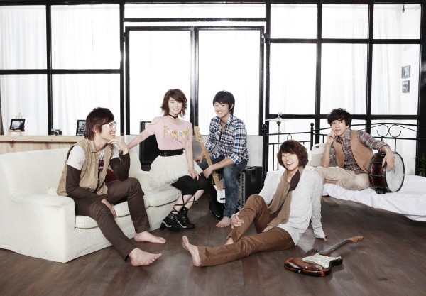 ▲ 그룹 '더 게이트'의 멤버들. 왼쪽부터 김세영(기타), 이진명(건반), 정선아(보컬), 엄태환(베이스), 박우빈(드럼).   ⓒ 뉴데일리