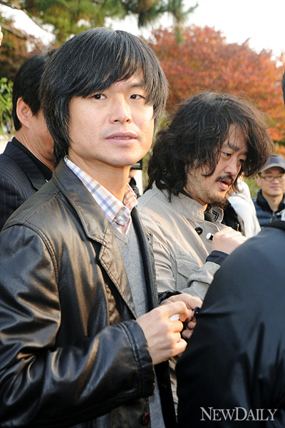 ▲ 시사인 주진우 기자가 나꼼수에서 제기한 나경원 1억 피부과 의혹은 결국 허위 사실로 판명났지만, 10.26 서울시장 선거에 결정적 영향을 끼쳤다. ⓒ 뉴데일리