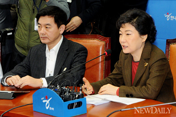 ▲ 새누리당(옛 한나라당) 박근혜 비상대책위원장이 9일 오전 국회에서 열린 비대위 회의에서 모두발언을 하고 있다.ⓒ양호상 기자