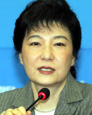 ▲ 박근혜 새누리당 비상대책위원장은 9일 박희태 의장의 사퇴와 관련해 