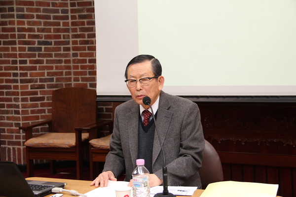 ▲ '제12회 이승만포럼'에서 유영익 교수는 "많은 역사학자들은 그의 나쁜 면만 부각시켰다"고 말했다. 그는 10여 만 장에 달하는 이승만의 일기와 편지, 메모 등을 정리하고 분석했다. ⓒ뉴데일리