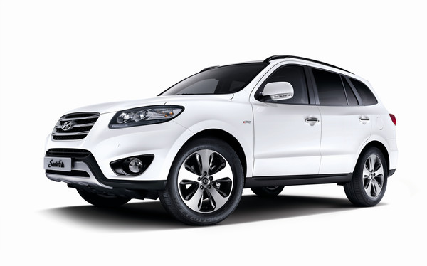 ▲ ⓒ왼쪽부터 기아차 마케팅담당 부사장 마이클 스프라그, 켈리블루북 시장 분석 담당 부사장 빈센트 넬슨, 기아차 판매담당 부사장 톰 러브리스.