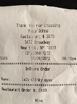 ▲ 지난 1월 뉴욕 브로드웨이 파파존스 매장에서 한국인 조모씨가 매장에서 피자를 주문하고 받은 영수증에 찢어진 눈의 여성(lady chinky eyes)라고 적혀있다ⓒ