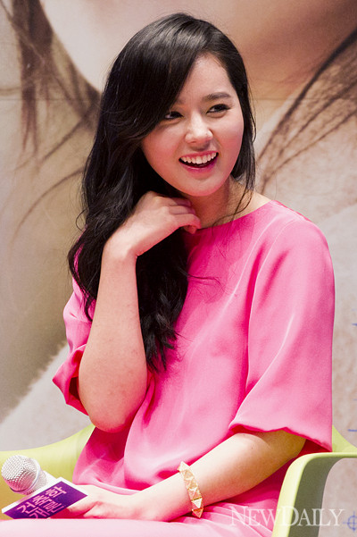 ▲ '건축학개론'(감독 이용주)의 제작발표회에 참석한 한가인 ⓒ 양호상기자.