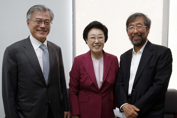 ▲ 동반입당을 할 것으로 알려졌던 박원순 서울시장과 김두관 경남지사의 입당 시기도 달라졌다. 김 지사는 16일 입당을 하지만, 박 시장은 다음 주로 미뤄졌다. 이를 두고 민주당 일각에서는 박 시장의 입당을 꺼리는 것이 아니냐는 관측도 나오고 있다. ⓒ 연합뉴스