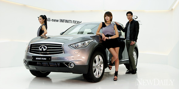 ▲ 아시아 최초로 선보이는 6기통, 3.0L 터보 디젤 엔진을 탑재한 올 뉴 인피니티 FX30d ⓒ양호상 기자