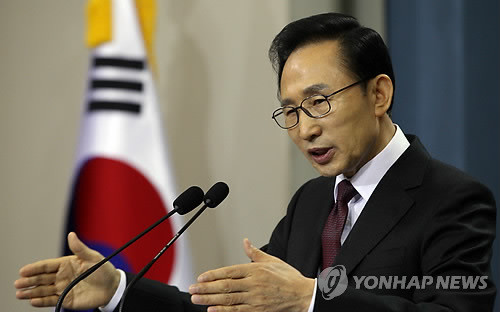 ▲ 이명박 대통령이 22일 청와대 춘추관에서 취임 4주년을 맞아 특별회견하고 있다. ⓒ 연합뉴스