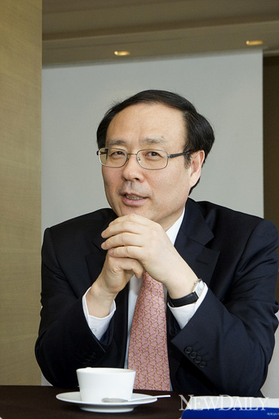 ▲ 오세정 원장(오른쪽)과 인보길 본지 대표(왼쪽)ⓒ 뉴데일리 양호상 기자