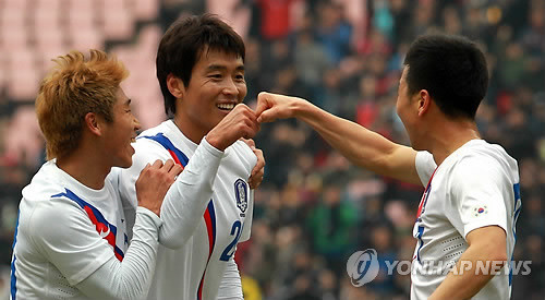 ▲ 골을 넣고 환호하는 이동국 선수(가운데).ⓒ연합뉴스