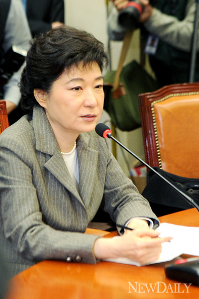 ▲ 박근혜 새누리당 비상대책위원장은 28일 