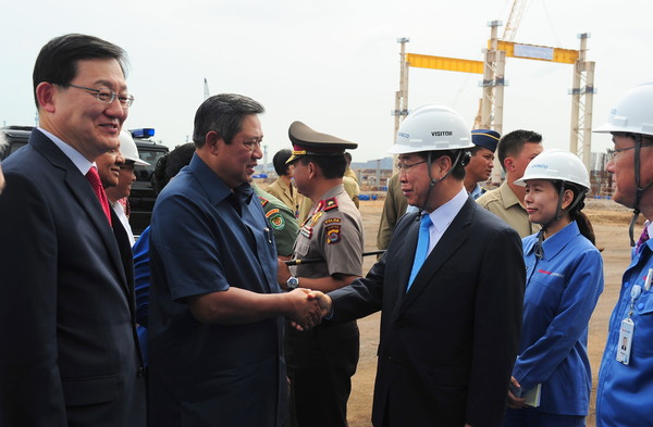 ▲ ⓒ 앞 왼쪽부터 홍석우 지식경제부 장관, 유도요노 인도네시아 대통령, 정준양 포스코 회장.