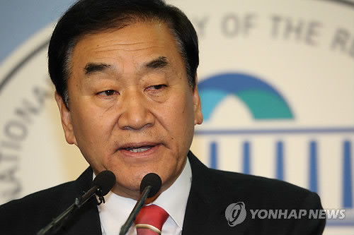 ▲ 이재오 새누리당 의원이 8일 오전 국회 정론관에서 기자회견을 갖고 '25% 컷오프' 자료 공개를 요구했다.ⓒ 연합뉴스