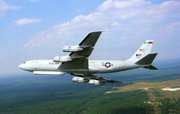 ▲ E-8C 조인트스타즈. 다른 조기경보기, 지상 관제소, 사령부 등과 실시간 정보를 주고 받으며 적 도발에 대응할 수 있다.[사진: 美전략방공사령부]
