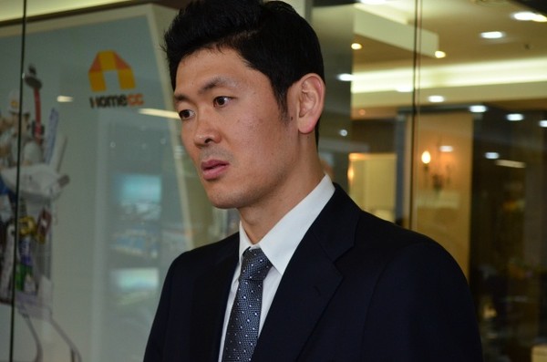 ▲ 추승균(왼쪽) 선수와 허 재 감독.