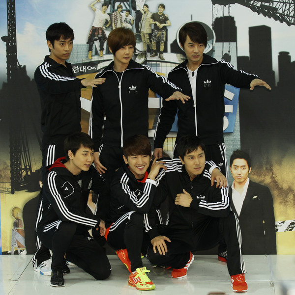 ▲ ‘신화방송’ 기자간담회에 참석한 이민우 ⓒ JTBC