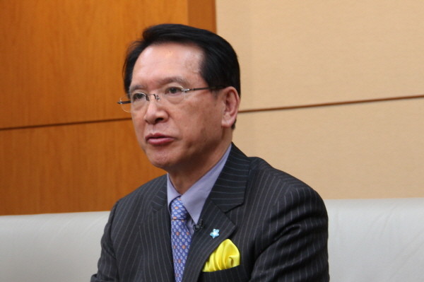 ▲ 유엔인권이사회(UNHRC)에 참석하고 돌아온 김형오 전 국회의장이 16일 인천공항에서 열린 기자회견에서 발언하고 있다.ⓒ 뉴데일리