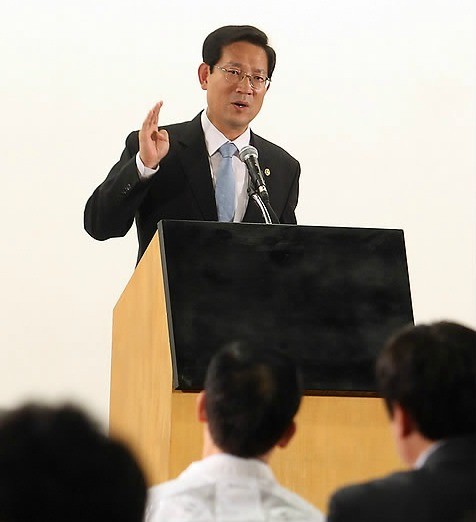 ▲ 지난해 8월24일 대한상공회의소에서 열린 ‘평창 동계올림픽 성공을 위한 문화·관광의 역할’ 세미나에서 박선규 문화체육관광부 제2차관이 기조연설을 하고 있다. ⓒ연합뉴스