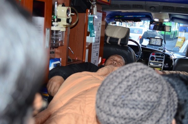 ▲ 북한민주화위원회 홍순경 위원장은 단식 11일째인 21일 구급차로 병원으로 이송됐다. ⓒ 뉴데일리