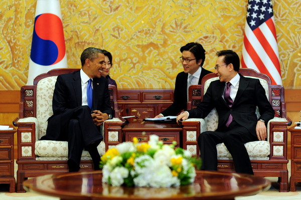 ▲ 이명박 대통령과 버락 오바마 미국 대통령이 25일 청와대에서 정상 회담을 갖고 양국 현안을 의논했다. ⓒ 청와대 제공
