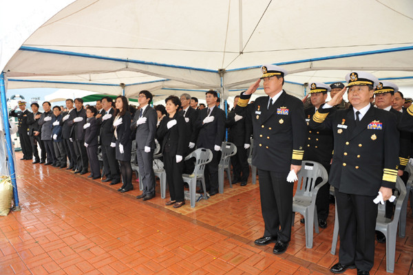 ▲ 30일 오전 11시 해군은 '故한주호 준위 동상 참배 및 한주호 상 시상식을 가졌다.