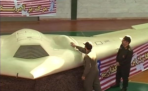 ▲ 이란 혁명수비대가 '노획'했다고 주장하는 RQ-170. 이란군은 GPS교란으로 '강제착륙'시켰다고 주장했다.