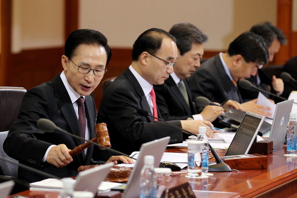 ▲ 이명박 대통령이 3일 청와대에서 국무회의를 주재하고 있다. ⓒ 청와대