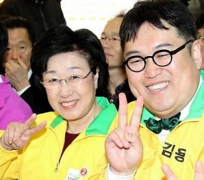 ▲ 민주통합당 한명숙 대표(왼쪽)와 서울 노원갑에 출마한 김용민 후보. ⓒ 연합뉴스