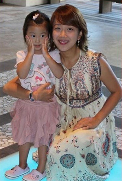 ▲ 서민정이 딸의 모습을 공개했다. ⓒ 서민정 미니홈피