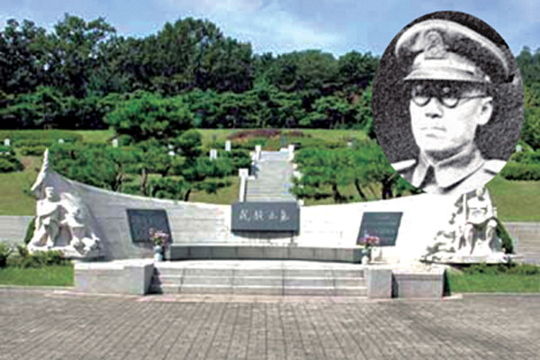 ▲ 한국 무장독립투쟁의 표상인 지청천 장군과 국립서울현충원에 있는 임정요인묘역.[사진출처: 육사신보]