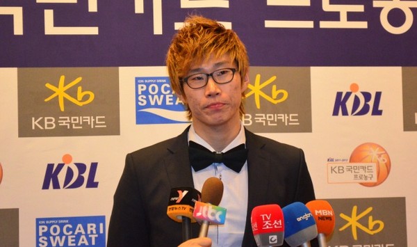 ▲ 베스트5에 선정된 선수들. 왼쪽부터 양동근(울산 모비스 피버스), 김태술(안양), 윤호영(원주), 김주성(원주), 오세근(안양).