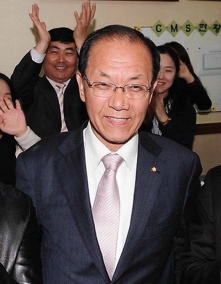 ▲ 인천 연수에서 5선 고지에 오른 새누리당 황우여 원내대표 ⓒ연합뉴스