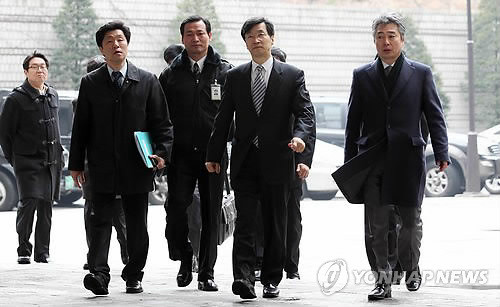 ▲ 항소심 재판 참석을 위해 서울고등법원에 들어서는 곽노현 서울시교육감.ⓒ 사진 연합뉴스