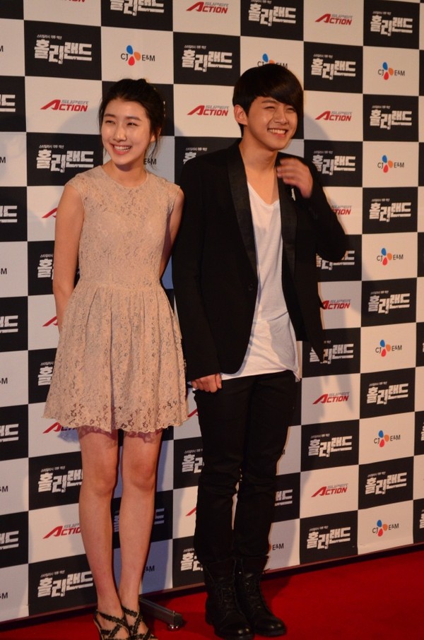 ▲ 드라마 '홀리랜드'에서 다정한 연인으로 출연하는 (왼쪽부터) 주다영과 동호.