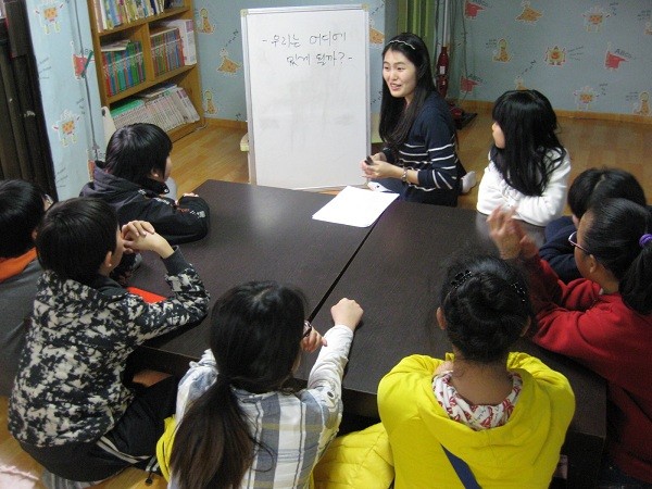 ▲ 삼성그룹은 초등학생 공부방 사업을 대대적으로 지원하고 있다.