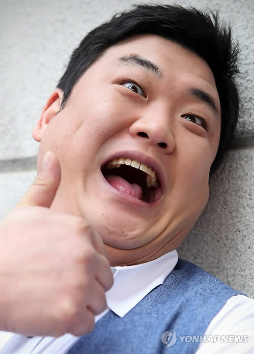 ▲ 개그맨 김준현이 '엄친아'인 사실이 알려져 화제다. ⓒ 연합뉴스