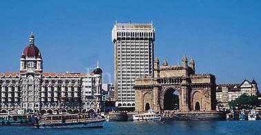 ▲ 뭄바이 항에 서 있는 '인도의 문'.