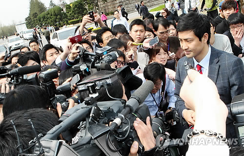 ▲ 논문 표절이 인정돼 새누리당을 탈당한 문대성 당선자 ⓒ연합뉴스