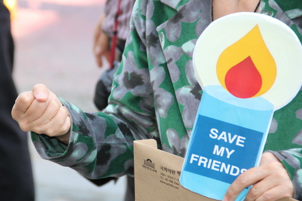 ▲ 자유선진당 박선영 의원은 이날 집회에서 평소보다 강한 어투로 말했고 더러는 주먹을 쥐기도 했다. 또 눈시울이 붉어지기도 했다. ⓒ 뉴데일리