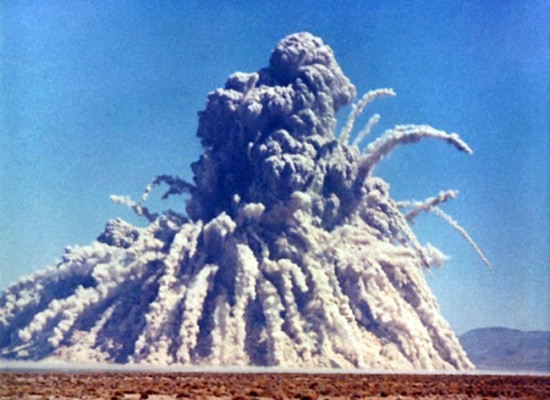 ▲ 냉전 시절 미국의 지하 핵실험 장면. 90년대 중반 프랑스의 핵실험을 끝으로 세계 각국은 방사능 물질의 확산을 우려해 핵실험을 금지하기로 했다. 이를 따르지 않는 나라가 북한, 이란 등이다.