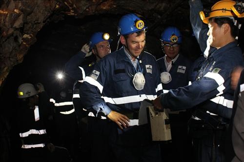 ▲ ⓒ왼쪽부터 이희범 STX중공업∙건설 회장, 신지 카와이 마루베니 대양주 회장, 태드 와트로바 핸콕 사장, 지나 라인하트 핸콕 회장, 정준양 포스코 회장, 초우 차이나스틸 회장.