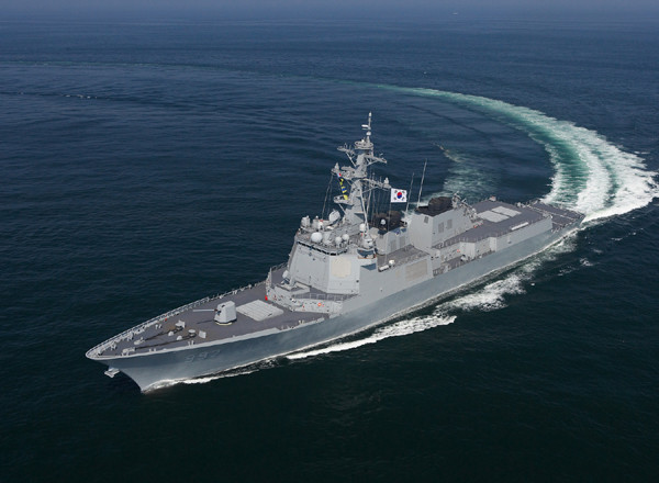 ▲ 2010년 취역한 뒤 처음으로 림팩훈련에 참가하는 이지스 구축함 율곡 이이함. 림팩 훈련 참가에 앞서 '전투체계 함정종합평가'를 실시한다.