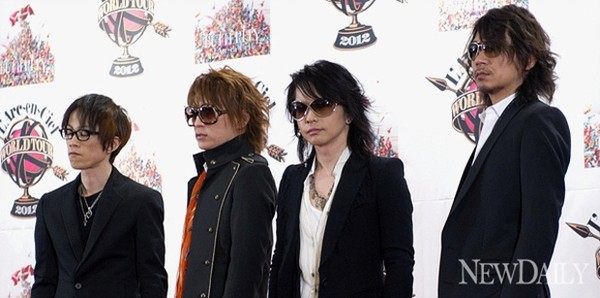 ▲ 왼쪽부터 드러머 유키히로, 베이스 테츠야, 보컬 하이도, 기타 켄.