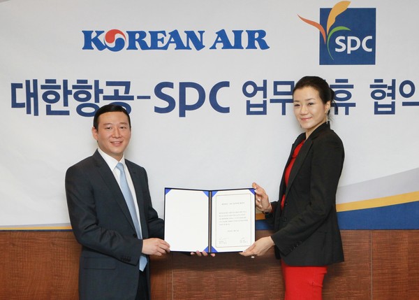 ▲ ⓒ왼쪽부터 허희수 SPC그룹 미래전략실 상무와 조현민 대한항공 통합커뮤니케이션실 상무.