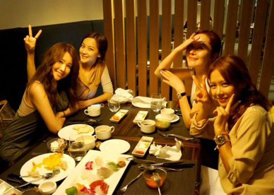 ▲ 배우 주아민의 생일파티 사진이 공개돼 화제가 되고 있다.  ⓒ 주아민 트위터