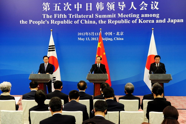 ▲ 한일중 정상회의차 중국을 방문한 이명박 대통령이 13일 3국 정상 기자회견에서 발언하고 있다. ⓒ 뉴데일리