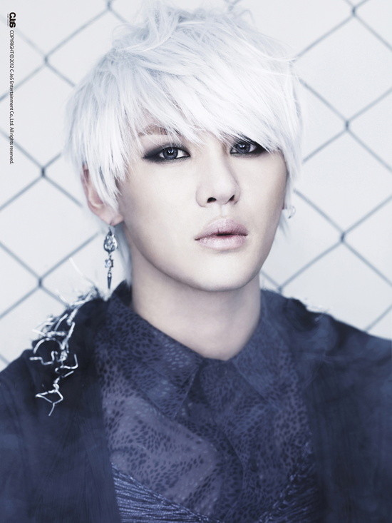 ▲ '시아'의 정규 1집 앨범이 각 음원 사이트에 공개됐다. ⓒ 씨제스엔터테인먼트